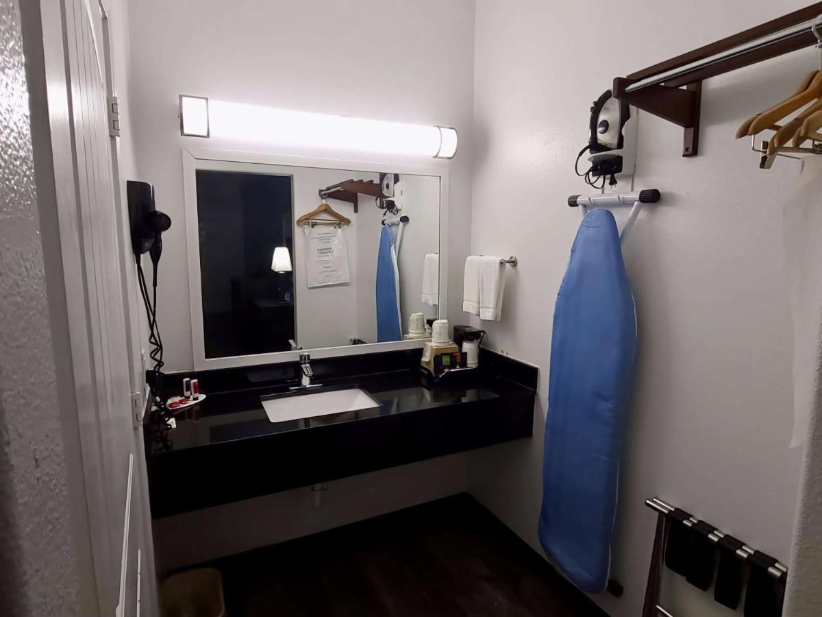 Super 8 By Wyndham Forney/East Dallas Екстер'єр фото