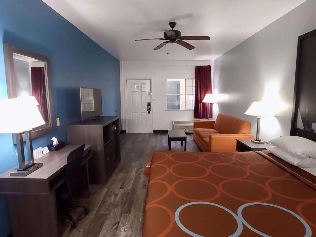 Super 8 By Wyndham Forney/East Dallas Екстер'єр фото