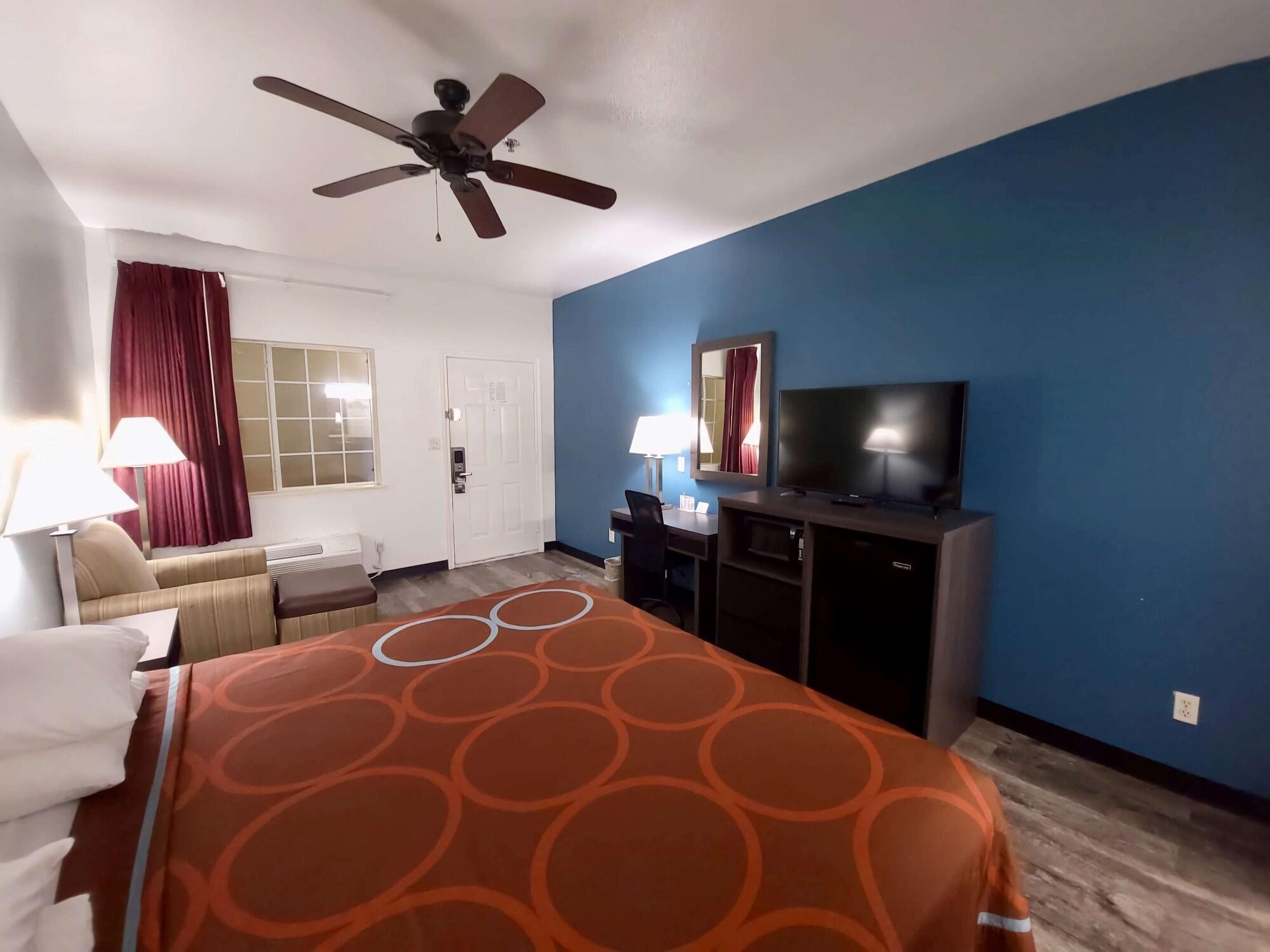 Super 8 By Wyndham Forney/East Dallas Екстер'єр фото